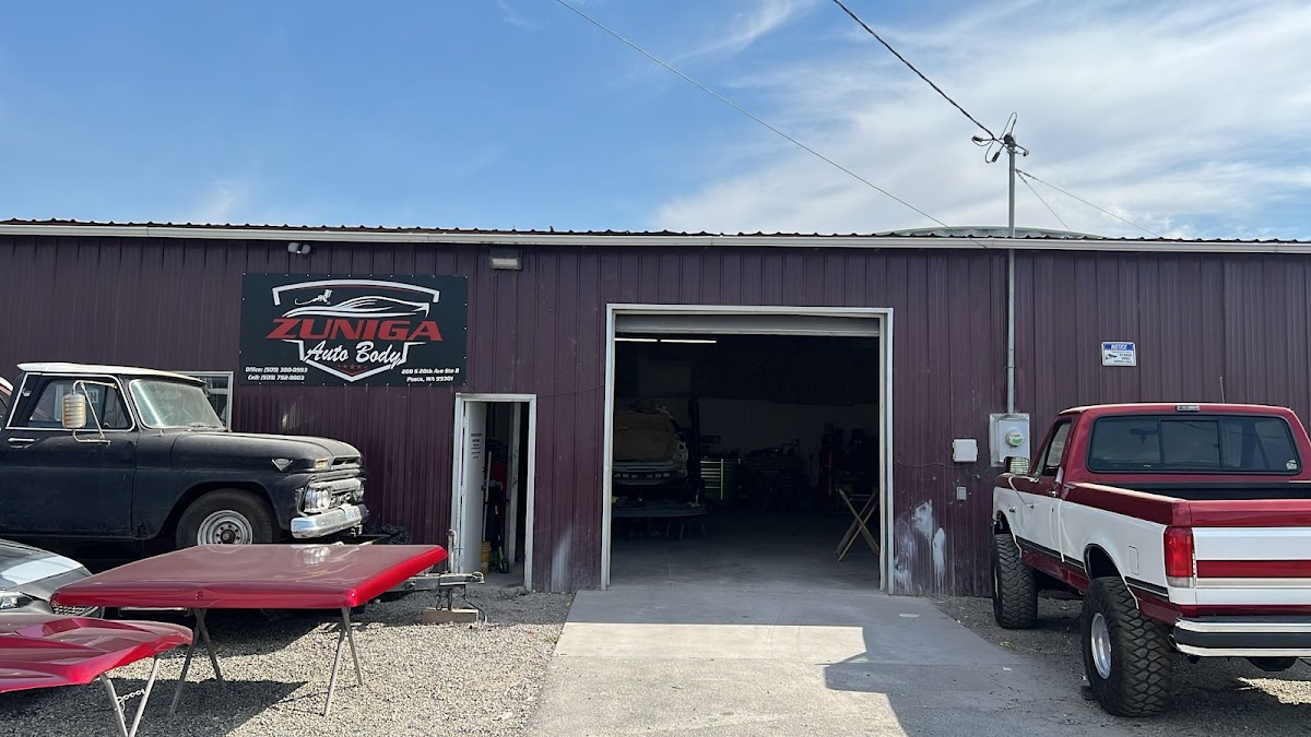 Zuniga Auto Body shop front in Pasco, WA